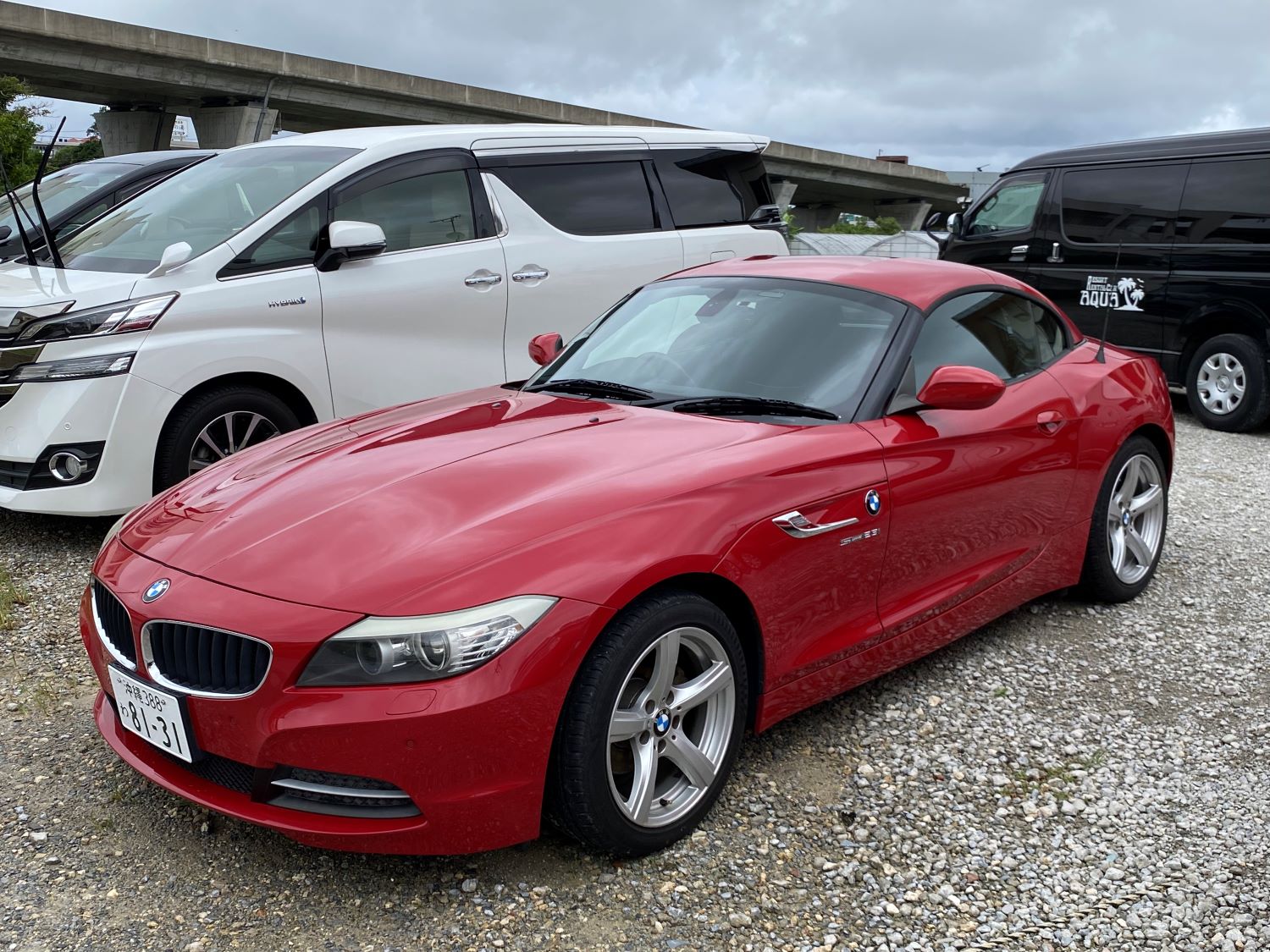 BMW Z4 오픈카 (2인승)  1박 2일: 18,700엔    2박째부터 50% 할인!